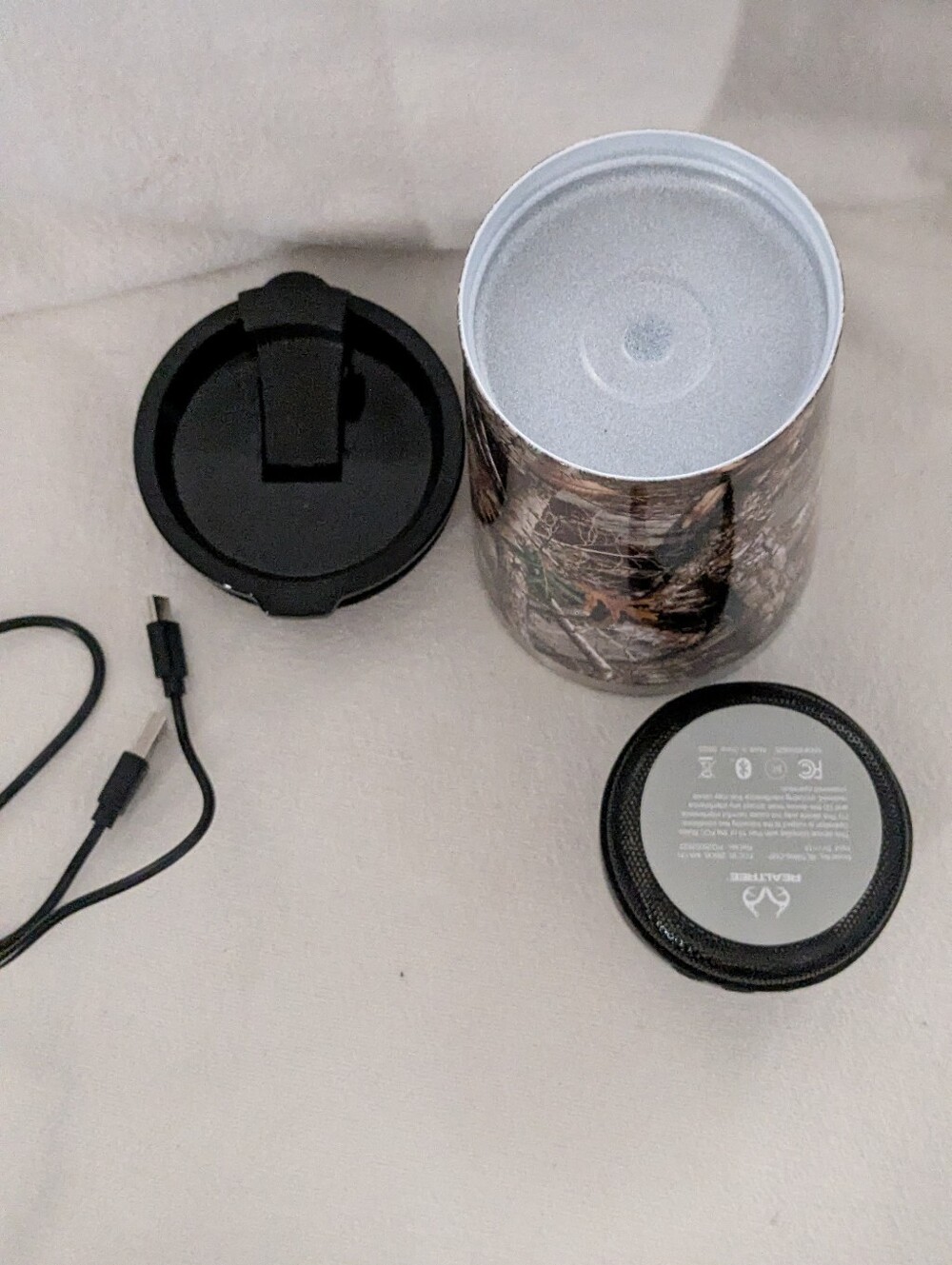 NEW Realtree 2-in-1 Camo Stainless Travel Tumbler and Bluetooth speaker - Picture 5 of 5